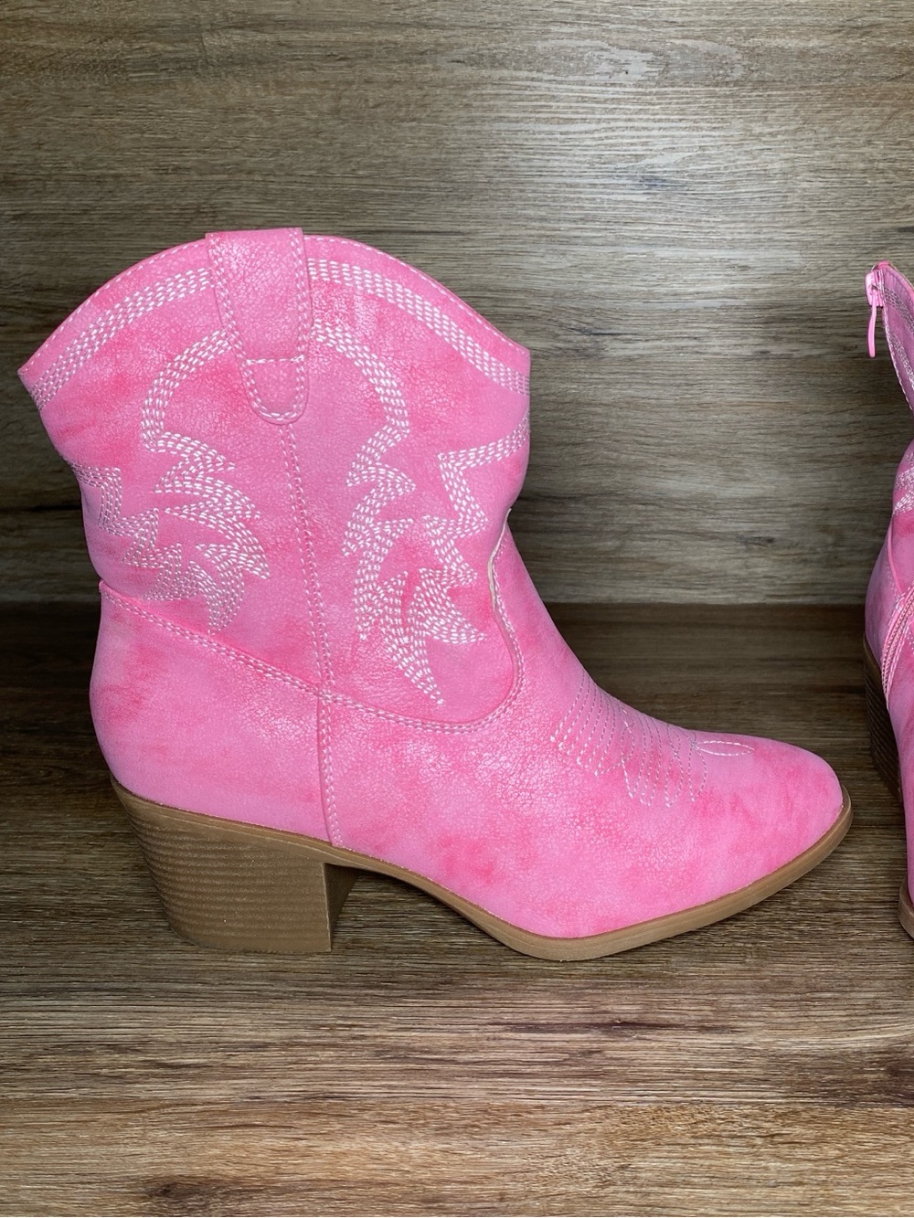 Global Win Mid Calf Western Cowboy Boots Womens Size 7.5 Pink Embroidered 22YY10
